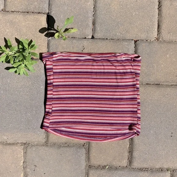 Soft ribbed halter top - Picture 2 of 3